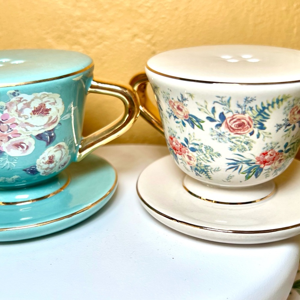 Set of 2 Floral Teacups on Saucers Ceramic Salt & Pepper Shakers Tea Party - Picture 11 of 14